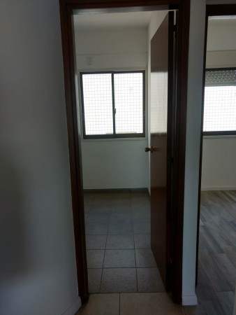 Dpto. 3 amb. con balcon al fte y cochera fija