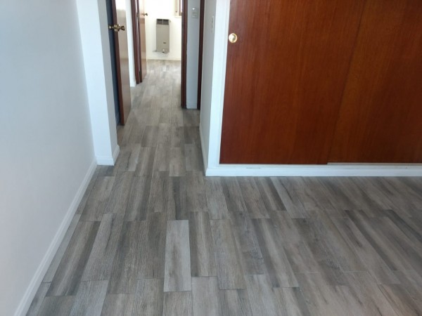 Dpto. 3 amb. con balcon al fte y cochera fija