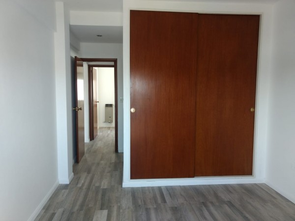 Dpto. 3 amb. con balcon al fte y cochera fija