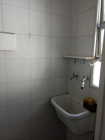 Dpto. 3 amb. con balcon al fte y cochera fija