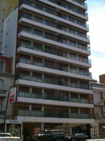 Dpto. 2 ambientes amplio sobre Av. Cabildo