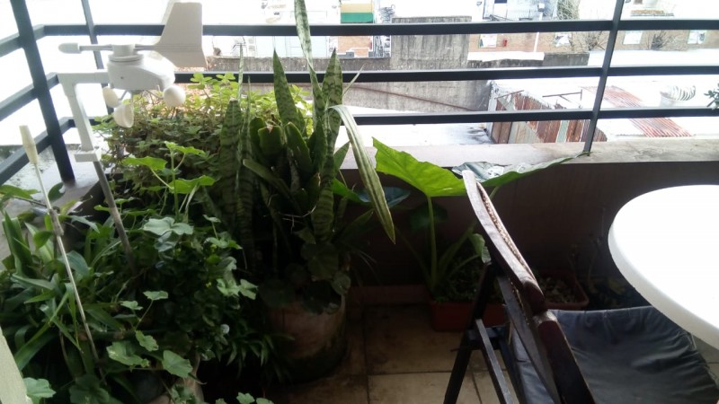 Dpto. mono ambiente amplio con balcon y vista abierta Centro de Saavedra.