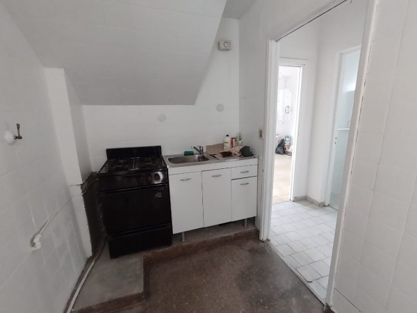 PH 2 ambientes a la calle.