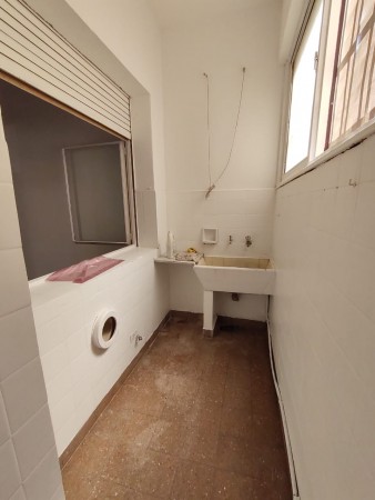 PH 2 ambientes a la calle.