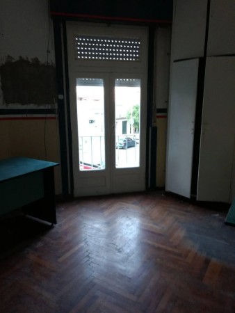 Amplia Casa de 4 Ambientes 126 m² Cub. Todo Planta Baja