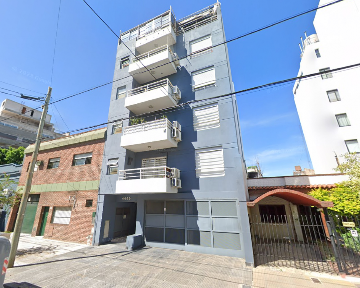 Dpto. 2 amb. amplio, al frente con balcon.