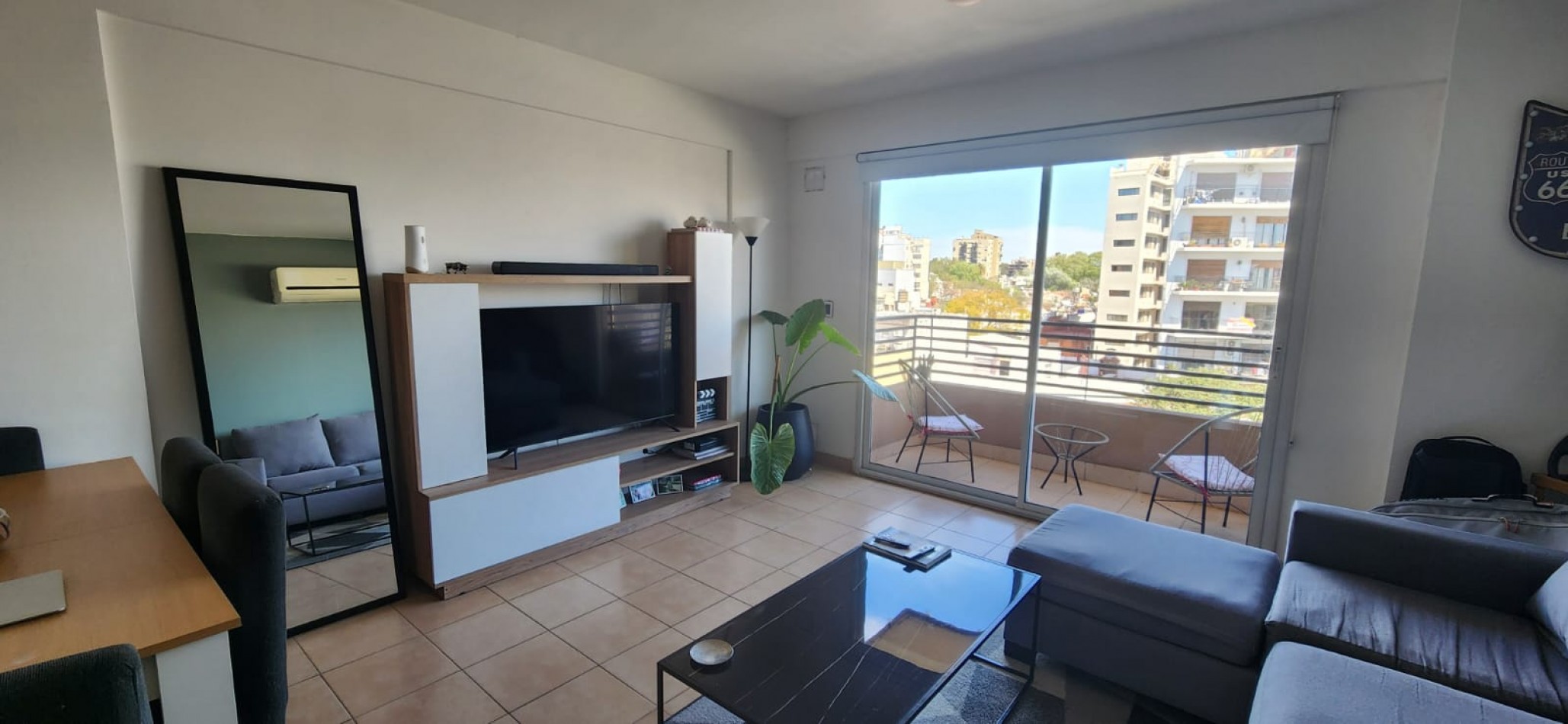 Hermoso deptarmento de 2 amb con balcon al frente 