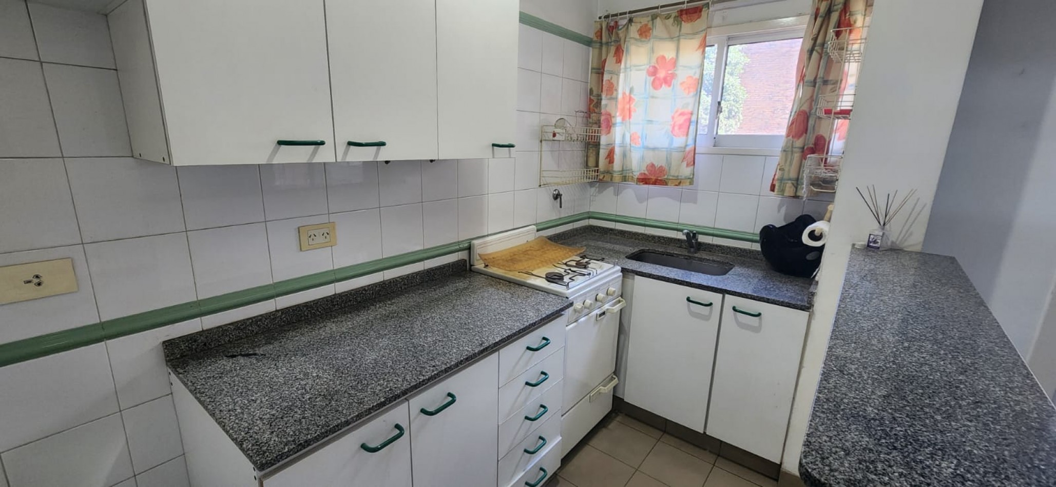 HERMOSO MONOAMBIENTE AL CFTE MUY LUMINOSO