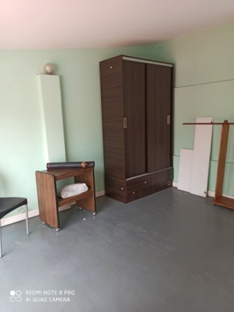 Dpto. 2 amb. patio y estudio/quincho. + cochera fija