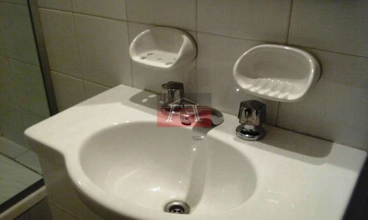 Dpto. 3 ambientes  al frente con balcon. Impecable