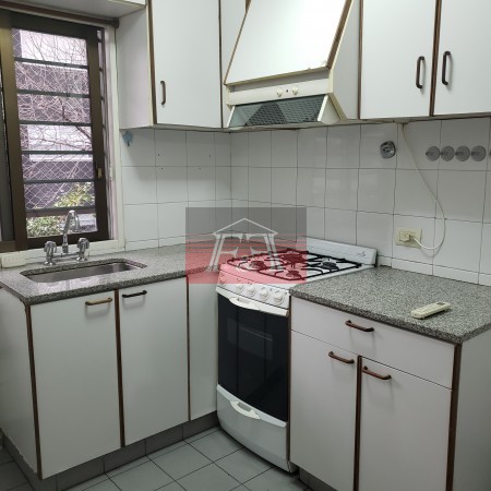 Dpto. 3 ambientes con balcon corrido al frente