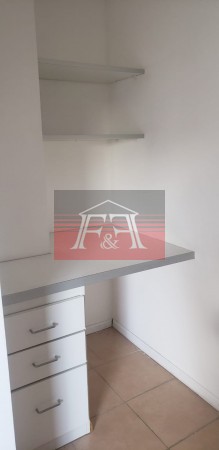 Dpto. 6 años impecable al frente con amplio balcon y parrilla 42m2t.