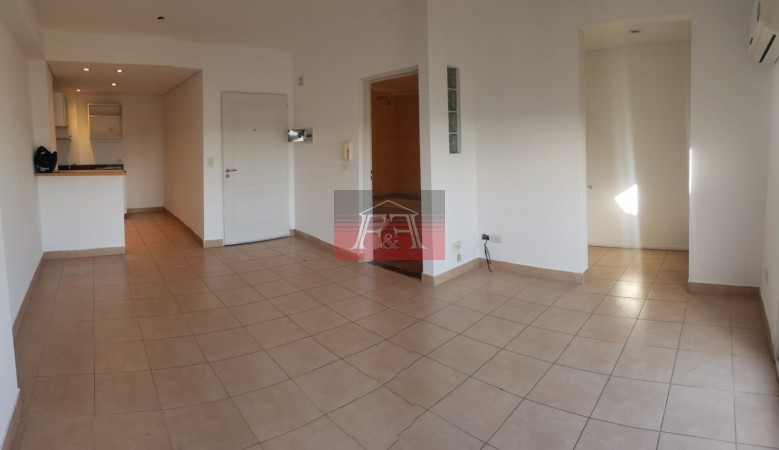 Dpto. 6 años impecable al frente con amplio balcon y parrilla 42m2t.