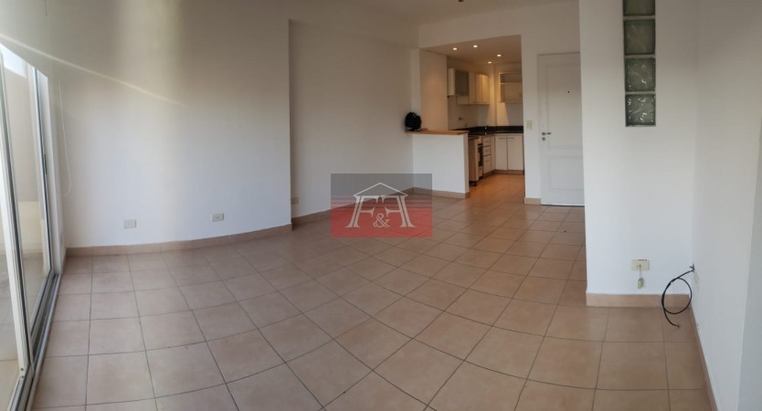 Dpto. 6 años impecable al frente con amplio balcon y parrilla 42m2t.