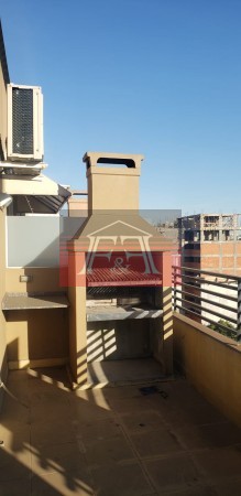Dpto. 6 años impecable al frente con amplio balcon y parrilla 42m2t.