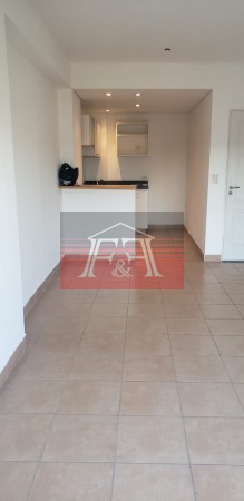 Dpto. 6 años impecable al frente con amplio balcon y parrilla 42m2t.