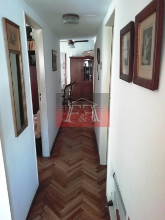 Dpto. 4 ambientes al frente, piso alto en excelente ubicacion 