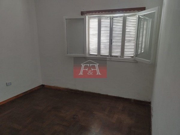 PH 2 ambientes con patio y parrilla. Sin expsas.