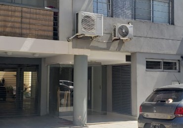 Dpto. 2 amb. al frente con balcon
