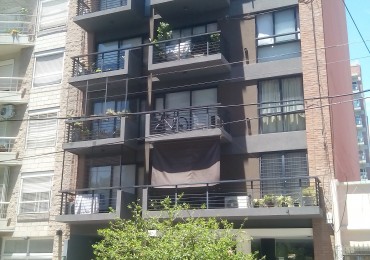 Dpto. Mono ambiente cfte c/balcon y cochera fija