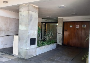 Dpto. 2 amb. patio y estudio/quincho. + cochera fija