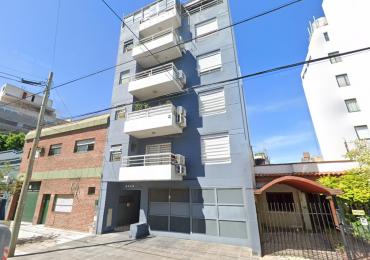 Dpto. 2 amb. amplio, al frente con balcon.